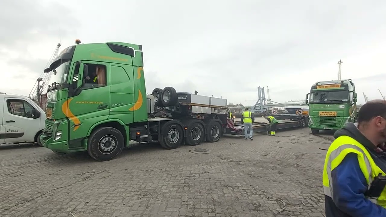 Porto de Leixões 🇵🇹 (preparação do equipamento para carregar) #cargo #trending 