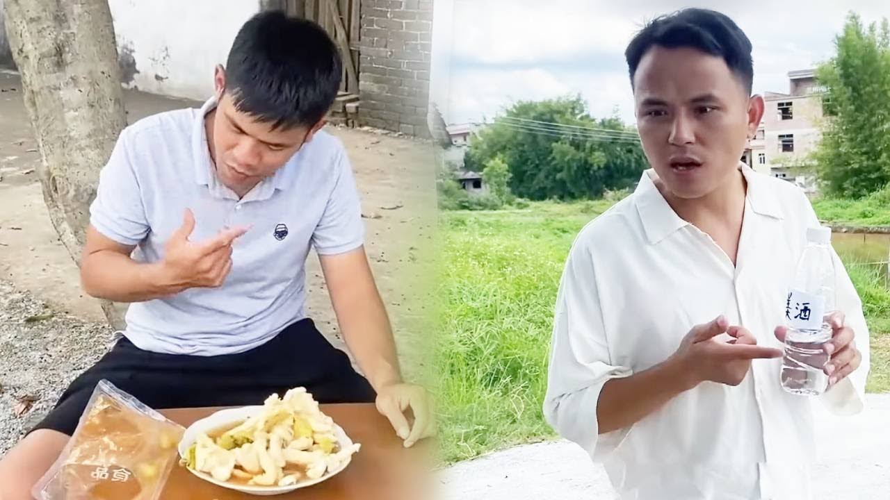 沙雕李飞被好友的鸡爪勾引的狂流口水，他拿酒和好友换，带着鸡爪细品美味去喽！谁料那瓶酒......#funny #沙雕剧情 #沙雕村 #搞笑 #高能段子手