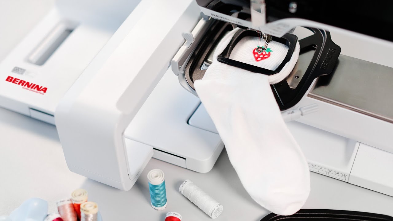 Socken besticken mit den Sockenrahmeneinsätzen von BERNINA – schnell, leicht und effektvoll