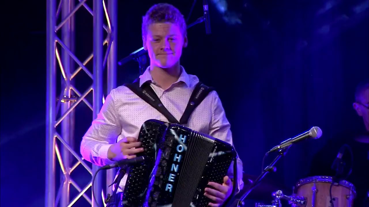 ROMAIN PRUVOST  Pistonette ET reine d accordeon ET Perles de Cristal