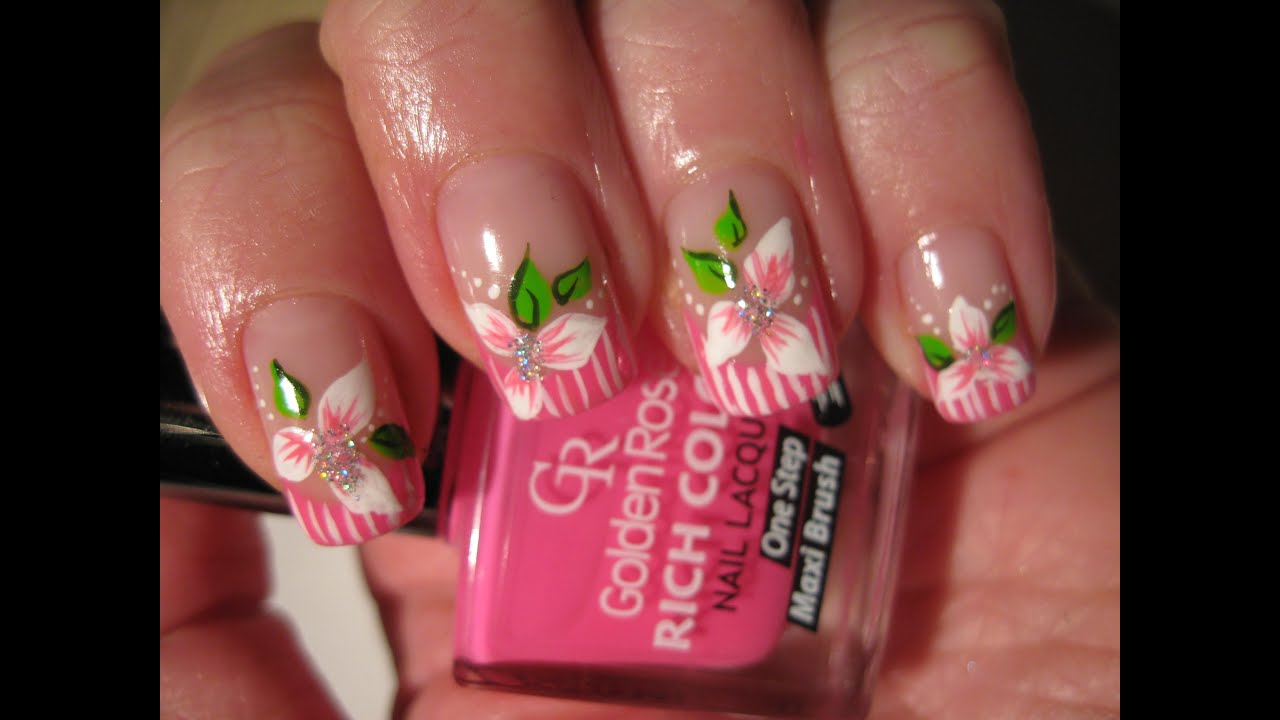 Nail art: Striped tip with flower