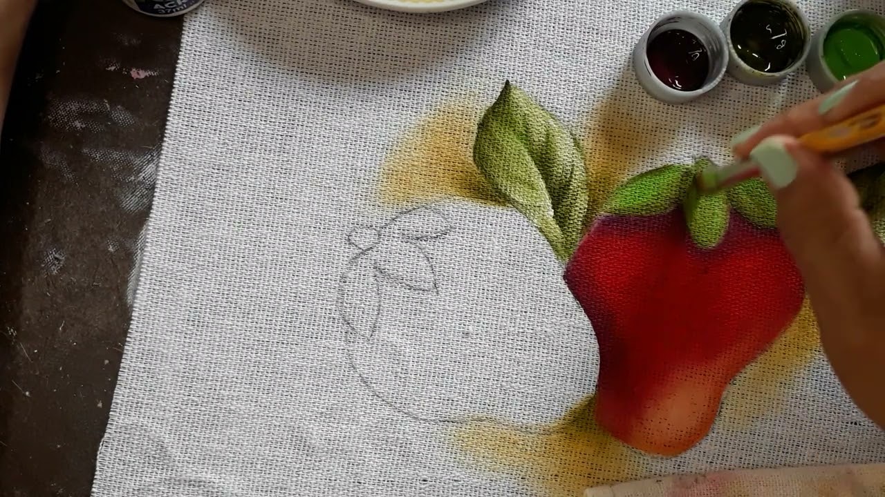 Como pintar morango.Pintura em tecido para iniciante.