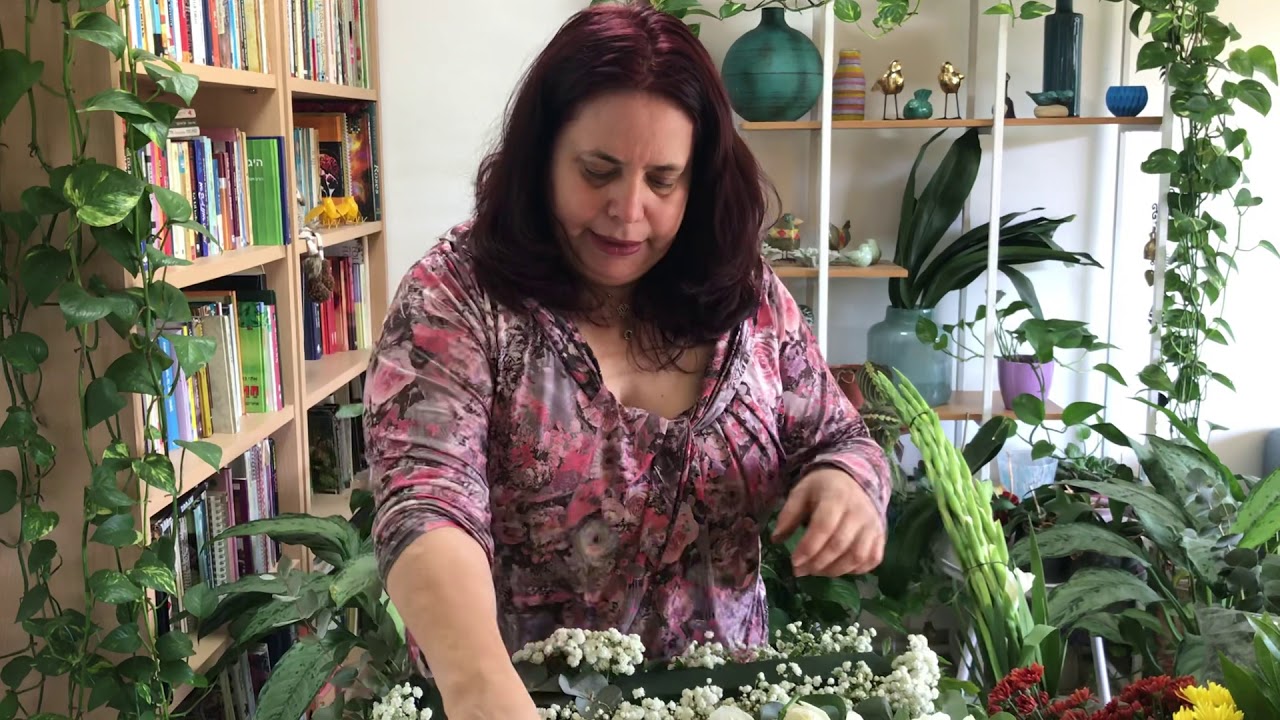 חנוכית פרחים לבנה