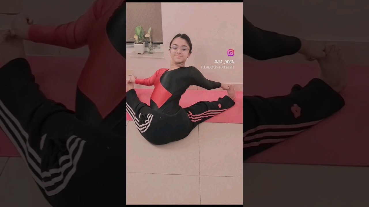 Extreme contortion twist 🩷 #contortion #yoga #fitness #flexibility #flexible