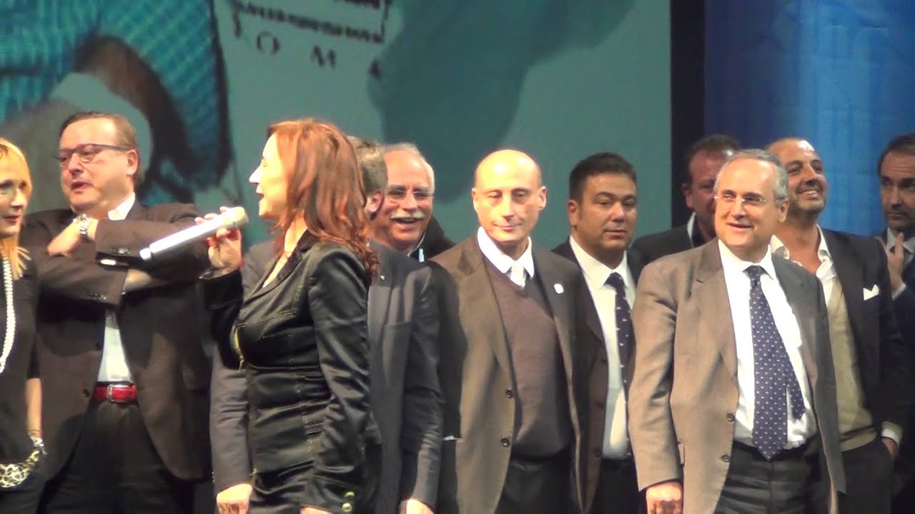 FESTA 115 ANNI LAZIO, VELIA DONATI CANTA "SO GIA' DU ORE"