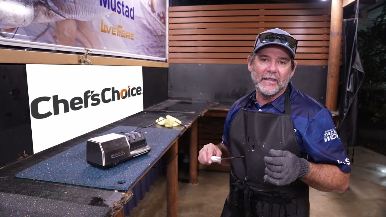 Заточка ножей с помощью точилки для ножей Chef's Choice.