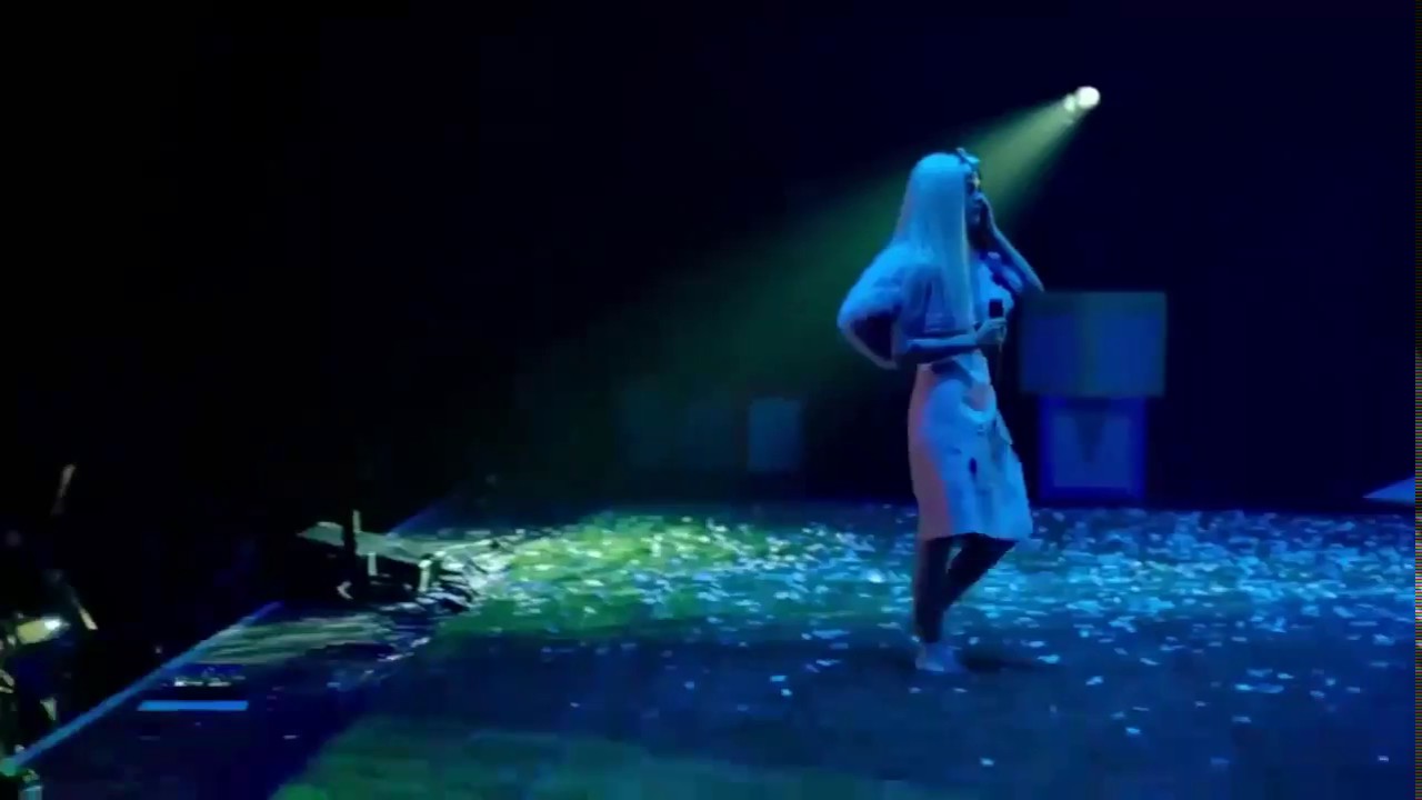 Melanie Martinez - Gingerbread Man (Live at the Cry Baby Tour)