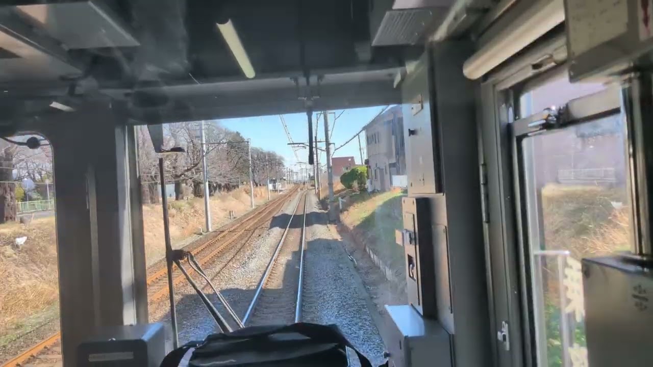 各駅停車東小泉行き