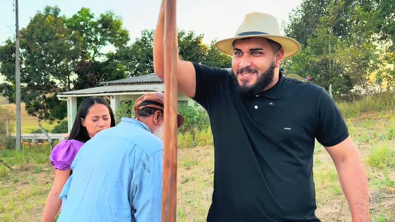 Mulher Profeta Fala Para O Fazendeiro Que Deus Mandou Ele Da Doar Todos Seus bens Ele Faz Isso