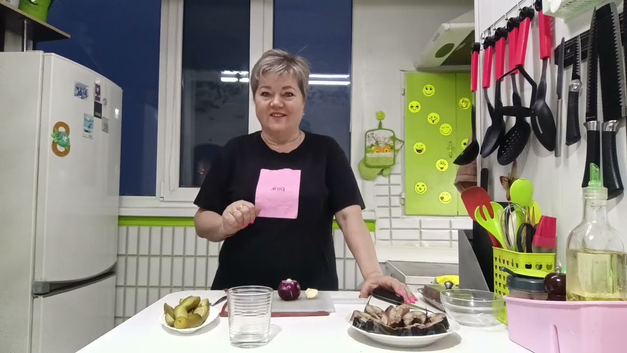 Квартира в ледяной пещере Усик цирковой котик. 