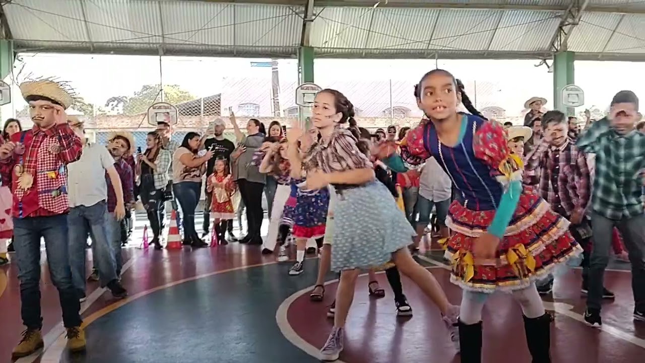 Festa Junina 2023 - 4°ano A, B, C, D e CE B - parte 1