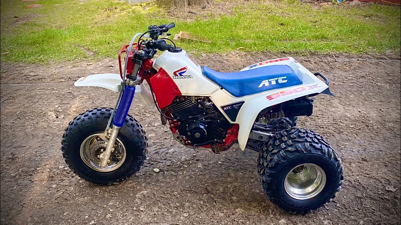 🔥1986 Honda ATC 350X Ride 🔥 Tour/Updates of The Compound On My Garage Queen 350X! 😱