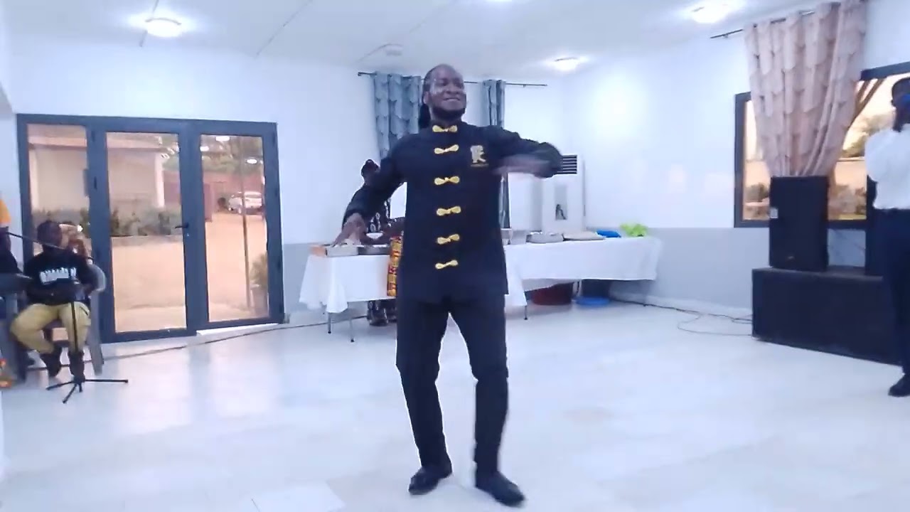 PLANSHE KATO LE CHINOIS DES NOIRS EN PRESTATION DE DÉMONSTRATION À BOUAKÉ 05
