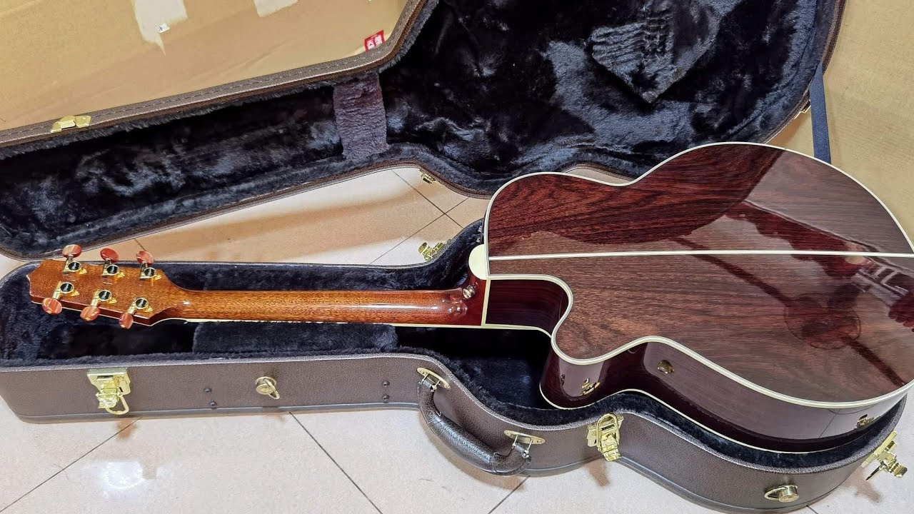Takamine DMP 50s รุ่นยอดนิยมอีกรุ่น สวยสุดๆ ลายไม้หลังตัวนี้มี เอกลักษณ์เฉพาะตัวโดดเด่นมาก