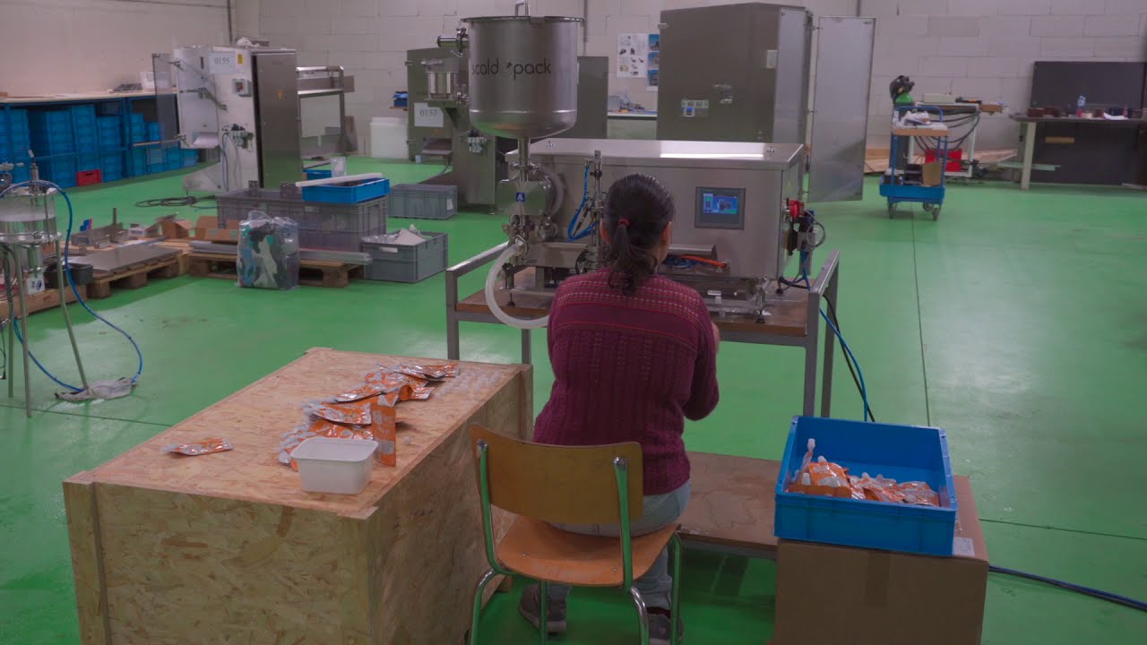 SmartFiller Machine for Small Spaces, Filling 15 Pouches per Minute (Scaldopack)