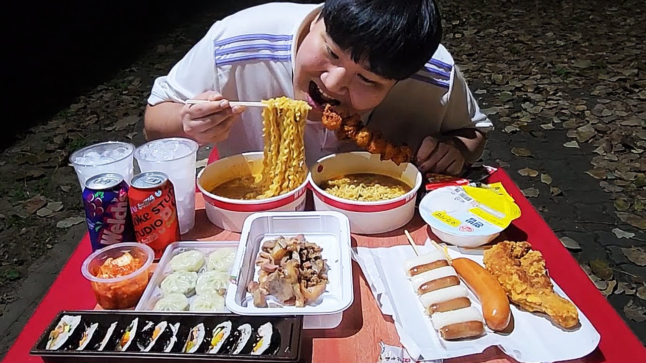 쌀쌀해진 한강에서 편의점 전메뉴 먹방!! [ Convenience store Mukbang ]