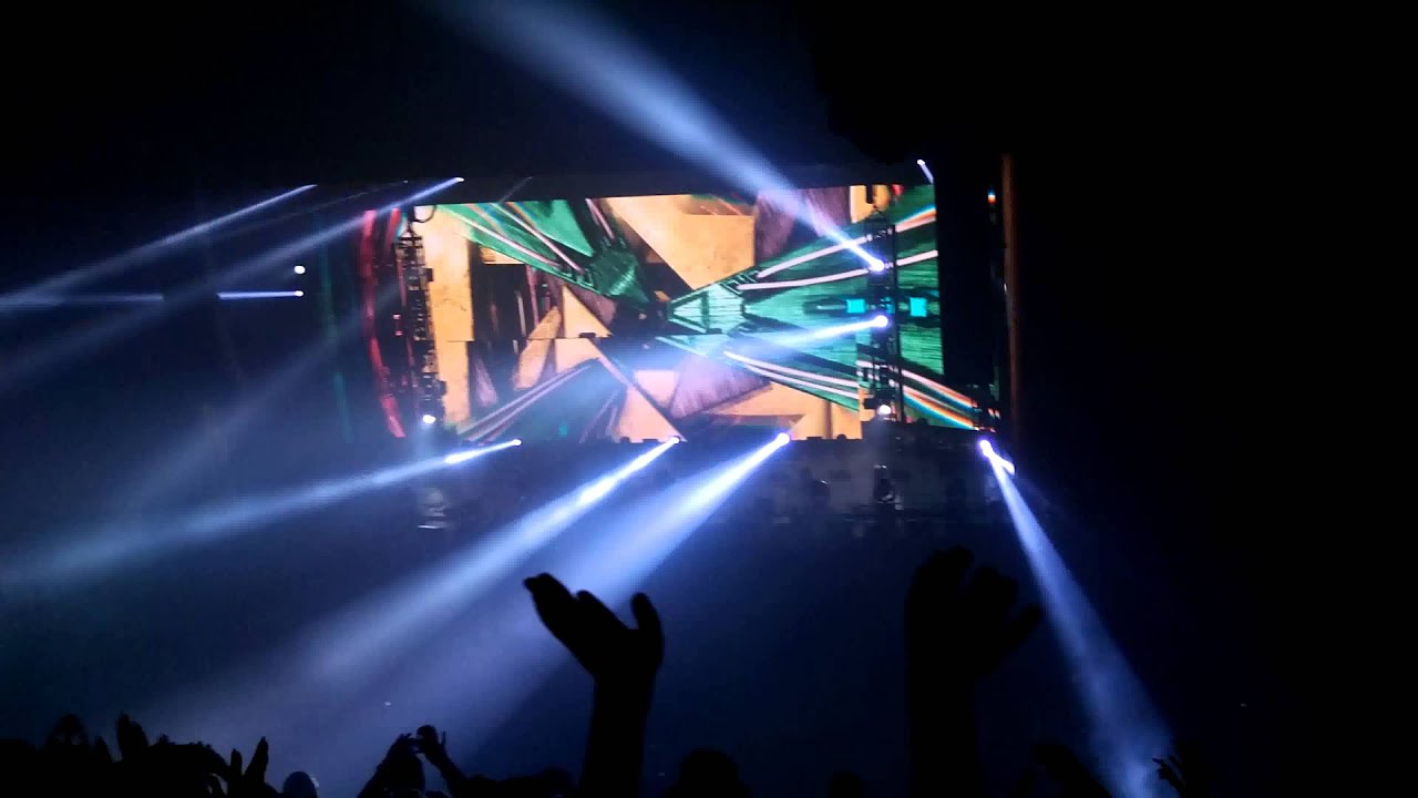 Zedd - Breaking a sweat Zedd remix into ID into Feel The Volume Live @ The Masonic Temple