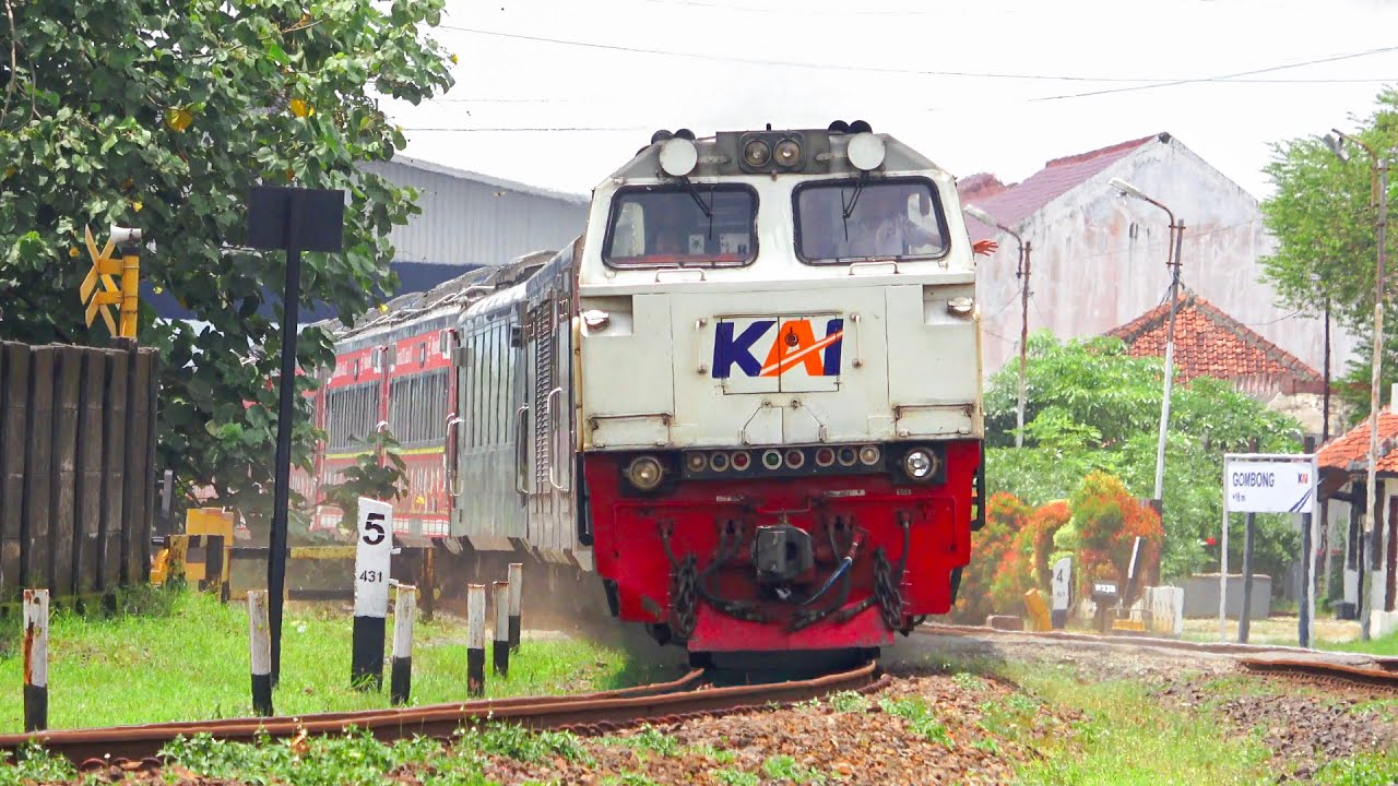KERETA API PANJANG‼️ MENEMUKAN 31 KERETA API NGEBUT DI PERLINTASAN STASIUN DAN TIKUNGAN