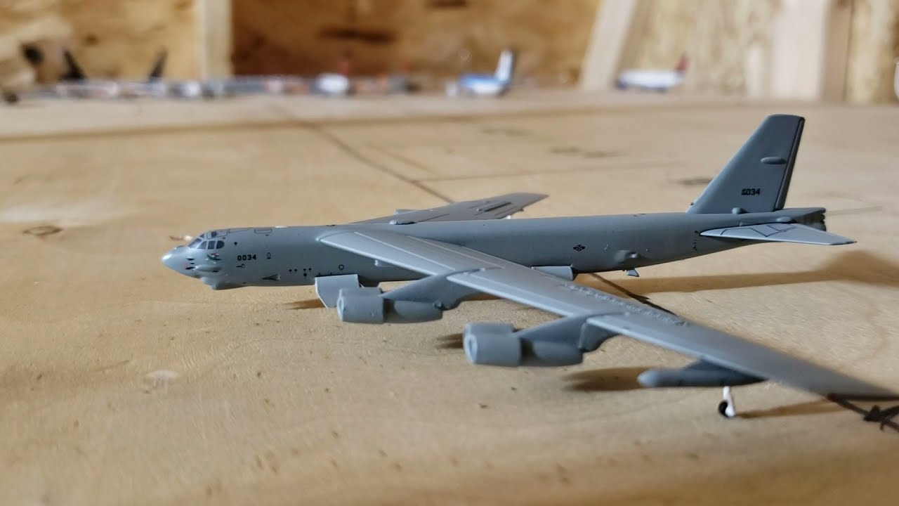 unboxing the gemini macs boeing b52h in 1 400 scale