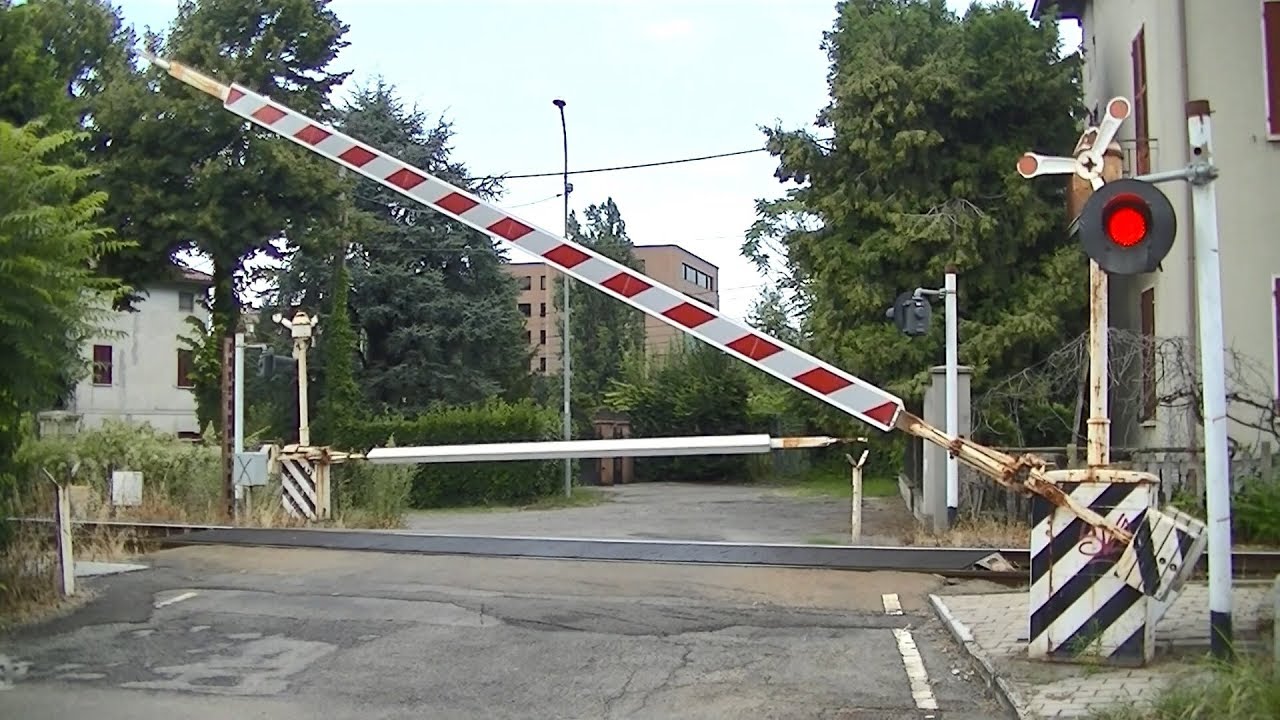 Spoorwegovergang Reggio Emilia (I) // Railroad crossing // Passaggio a livello