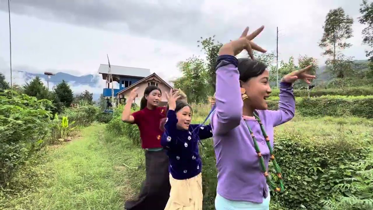 तिम्रो बोलिमा के छ र भुलाउने रिक्मा गुरुङ रिनजना गुरुङ अम्रिता गुरुङ
