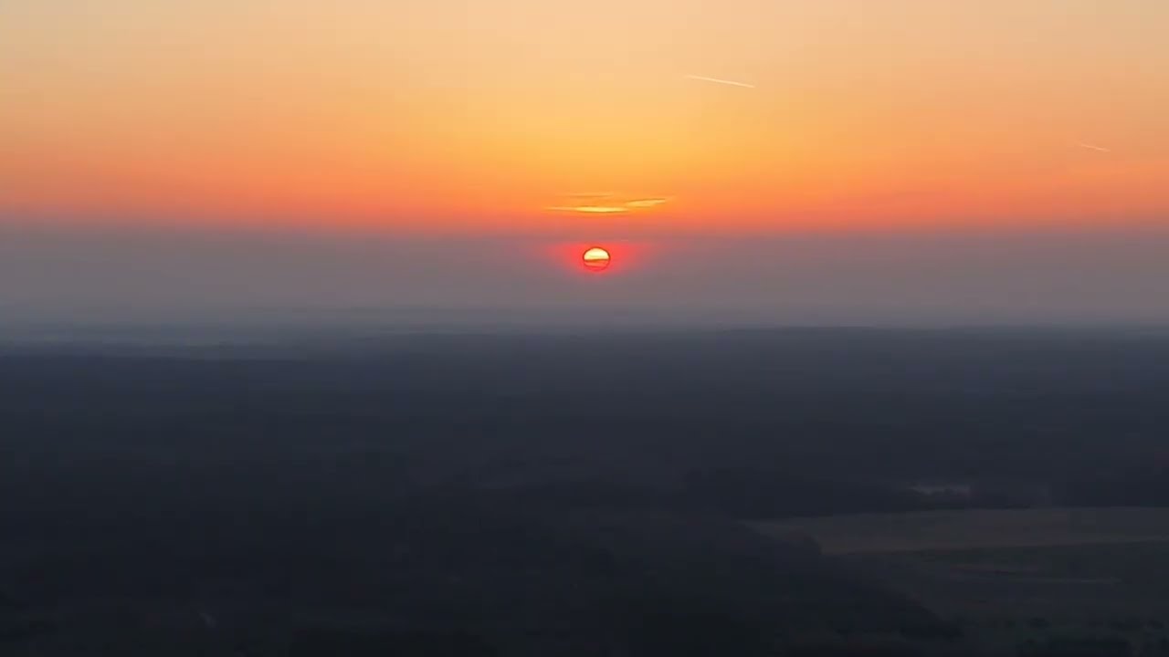 Wstrone zachodzącego słońca