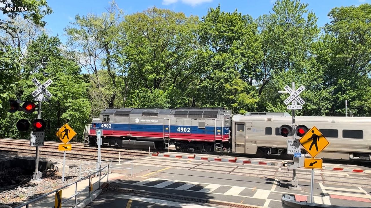 Railroad Crossing: Ho-Ho-Kus, New Jersey | Brookside Ave.