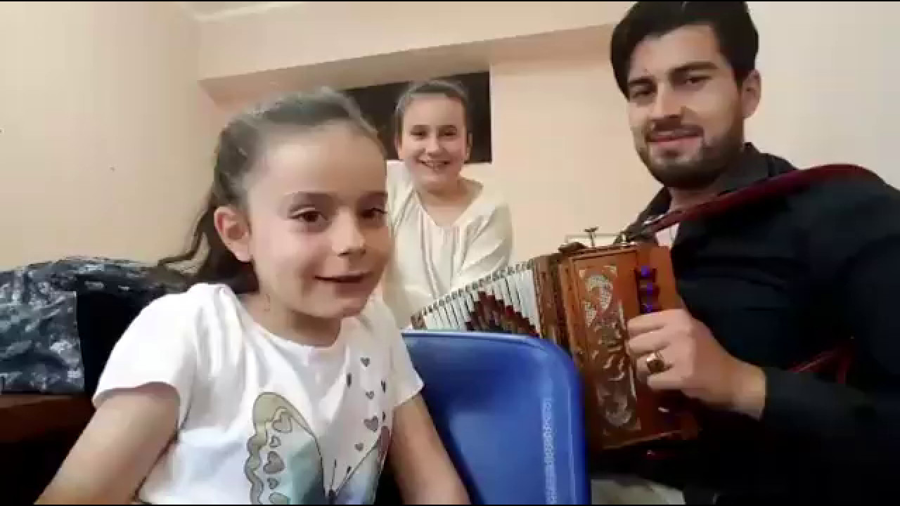 Tarantella Calabrese Cantata con la piccola Michelle (Cosenza)