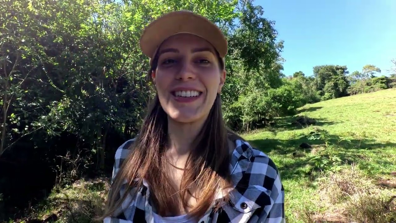 Almoço campeiro ao ar livre com direito a churrasqueira de pedra