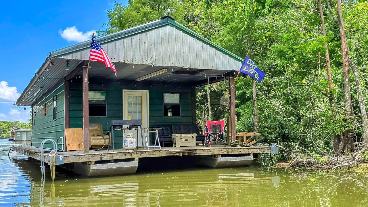 Houseboat Adventures! Swamp Rides and Wildlife! Snake vs. Catfish!