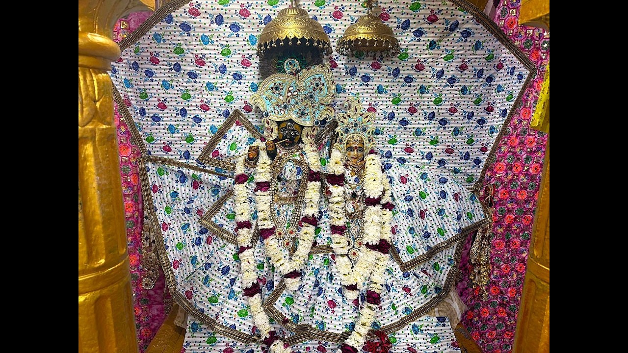 आप देख रहे हैं श्री कुंज बिहारी जू भगवान् शयन आरती दर्शन