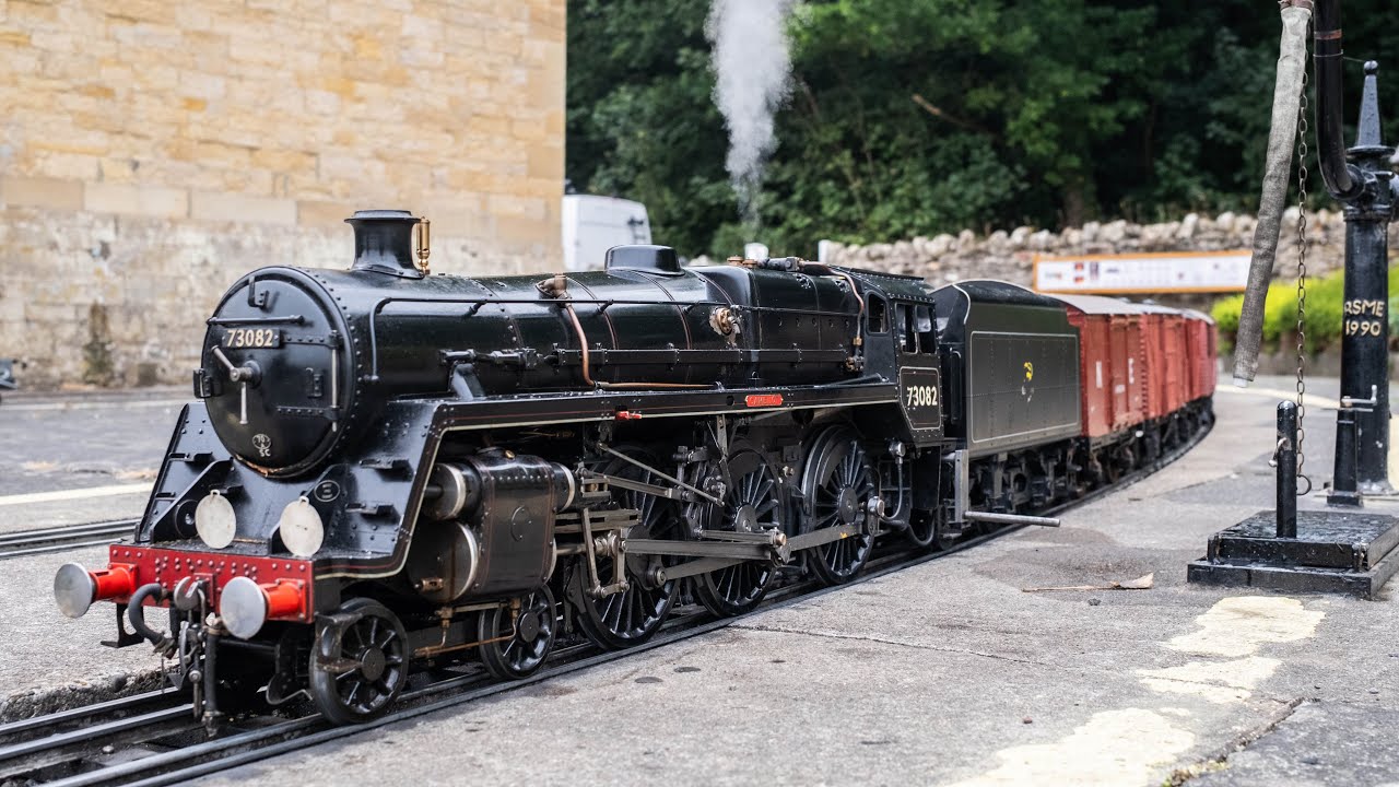 5'' BR Standard Class 5 73082 Camelot in Yorkshire