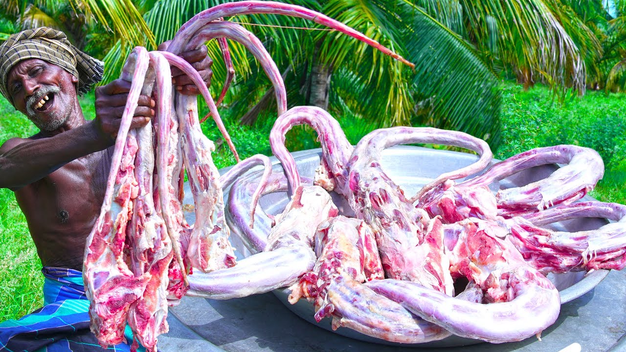 MONSTER BUFFALO TAIL SOUP RECIPE |   முரட்டு காளை மாட்டு வால் சூப் | Village Traditional Heathy Soup