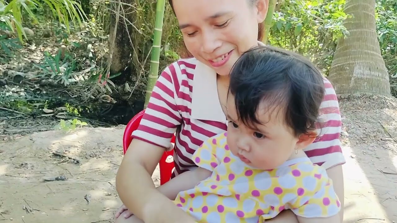 Râu Tôm Nấu Với Bầu Chồng Chan Vợ Húp Gật Đầu Khen Ngon | Quê Em Trà Ôn |