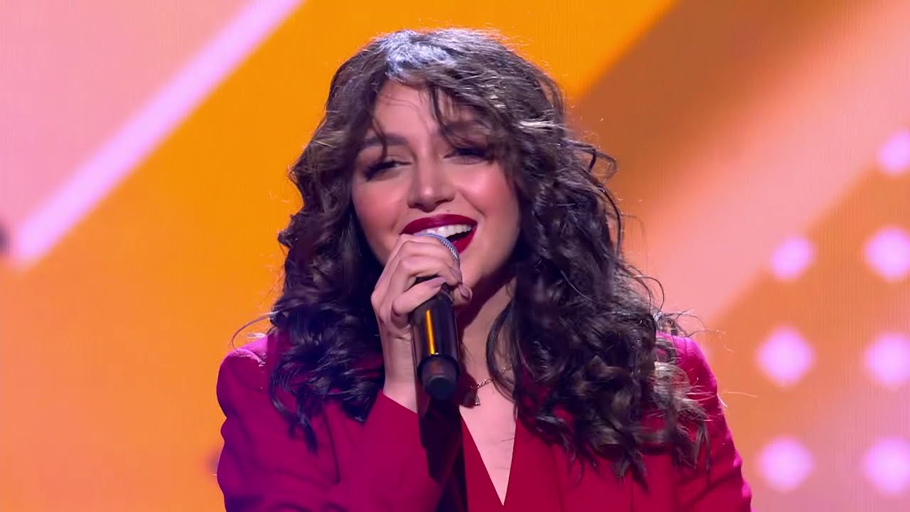 زينب حسن تغني وتشعل المسرح بأغنية البادي اظلم لجنات