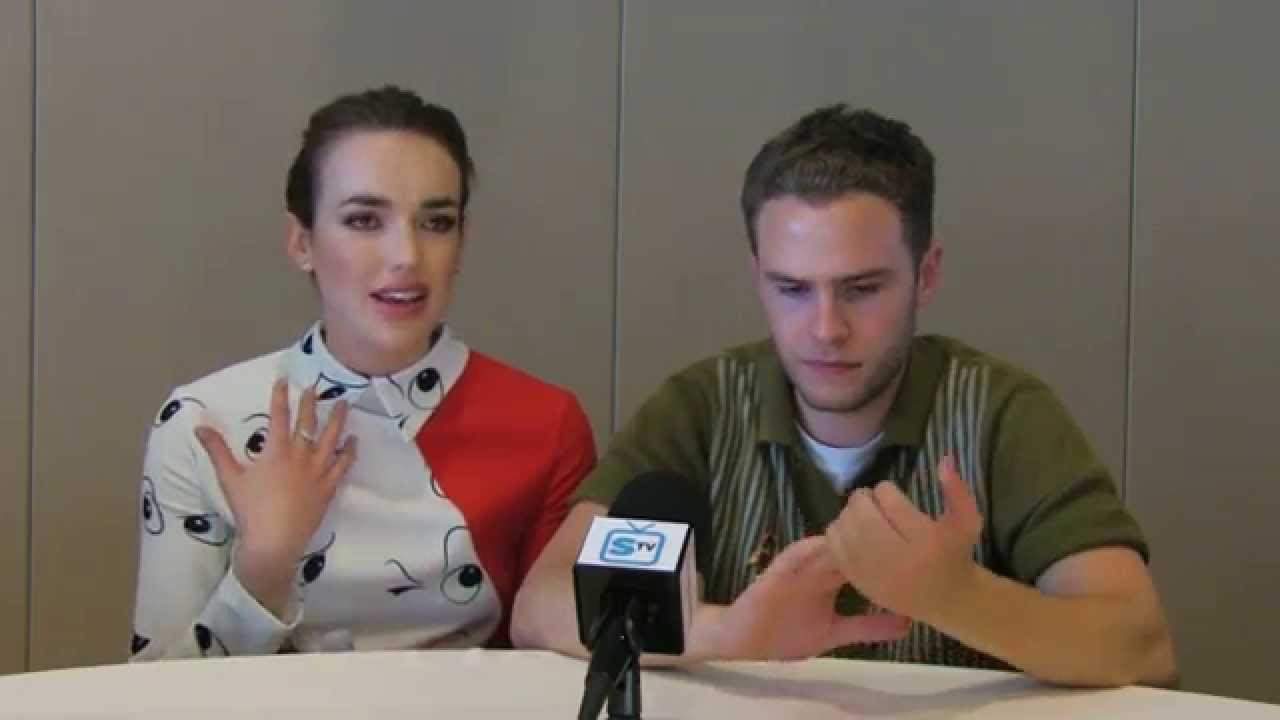 Agents of Shield Elizabeth Henstridge & Iain De Caestecker Comic Con Interview