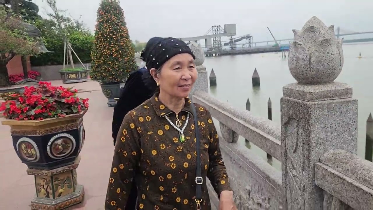 Đưa mẹ đi du xuân bạch đằng giang .chùa ba vàng 2026