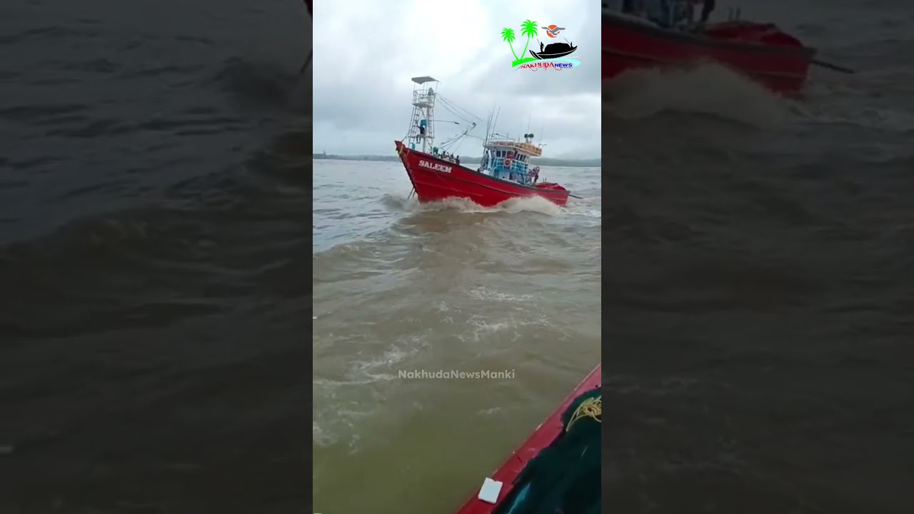 Amazing rider Honnavar fishing boat in waves | fishing season started | fisherman life hnvr kasarkod