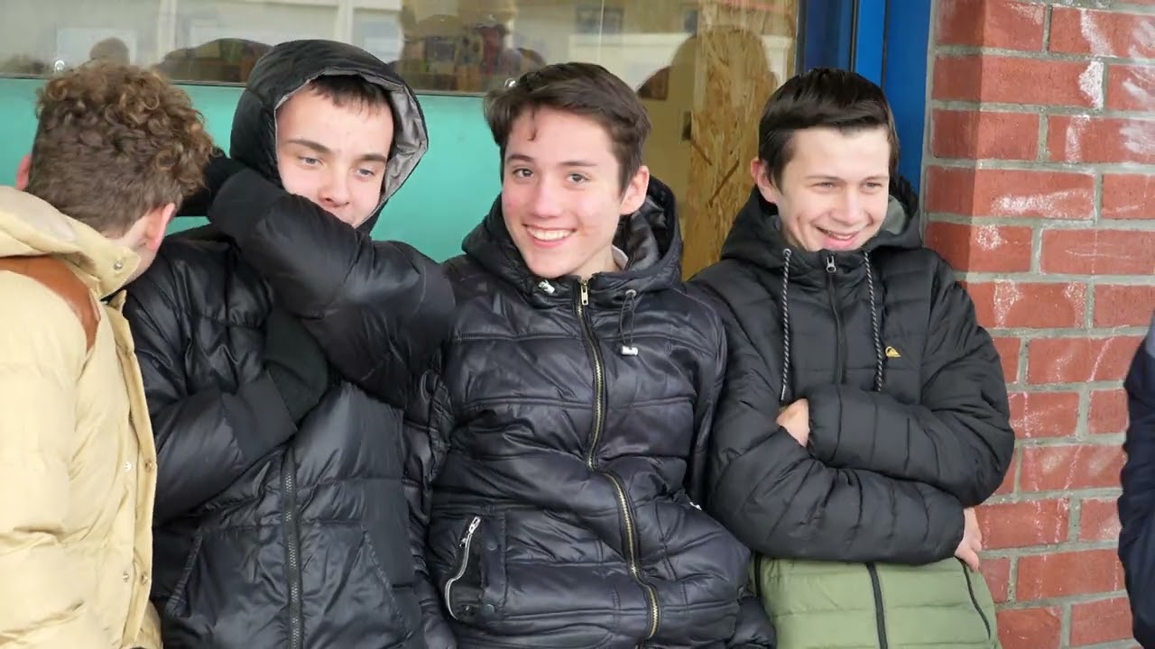 Un collège pour éviter le décrochage scolaire, le Cours Clovis dans l'émission Les Maternelles