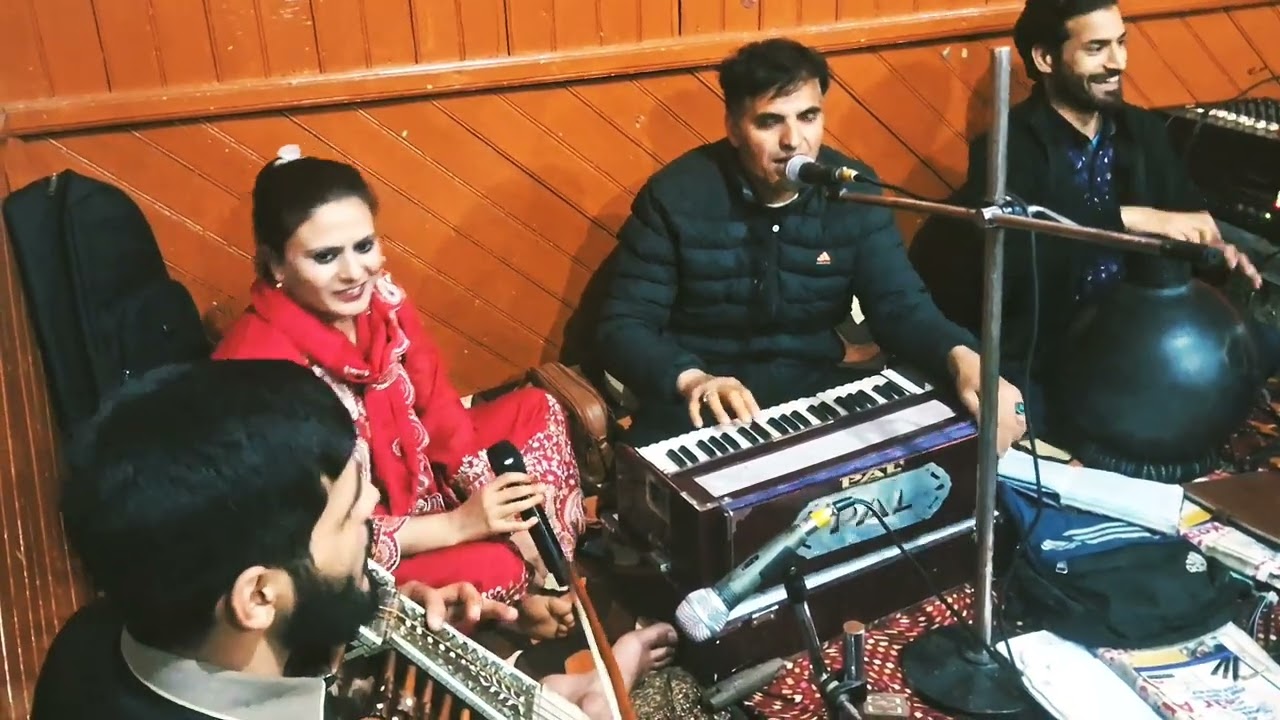 𝗞𝗼𝘂𝘁 𝗞𝗮𝗮𝗹 𝗬𝗮𝗮𝗿 𝗖𝘅𝗲 𝗣𝘆𝗮𝗿𝗮𝗶❤❤ #shaziyabegum #newkashmirisong #kashmirisongs #kashmirimusic 