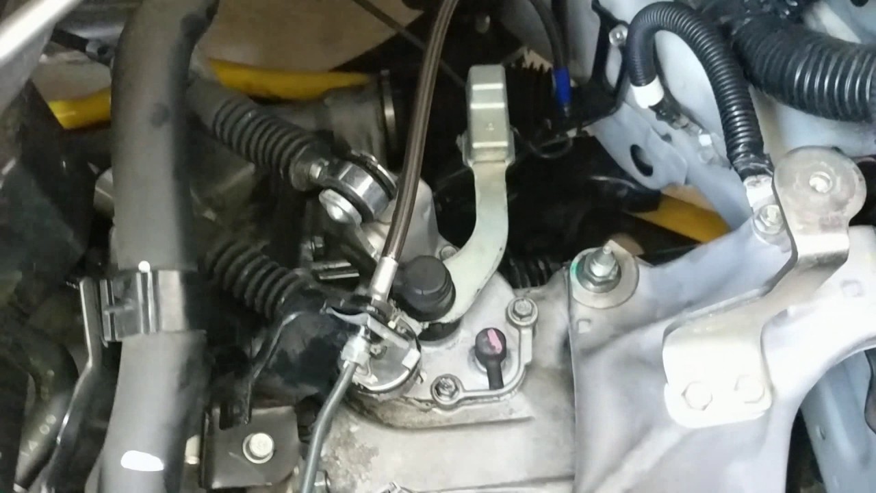 How to Change Honda Fit Jazz GK5 Rubber Clutch Slave Line to Spoon Sports Braided Clutch Slave Hose