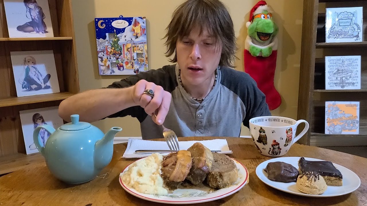 Мясной рулет, завернутый в бекон, картофельное пюре с чесноком и десерты с арахисовым маслом Мукбанг