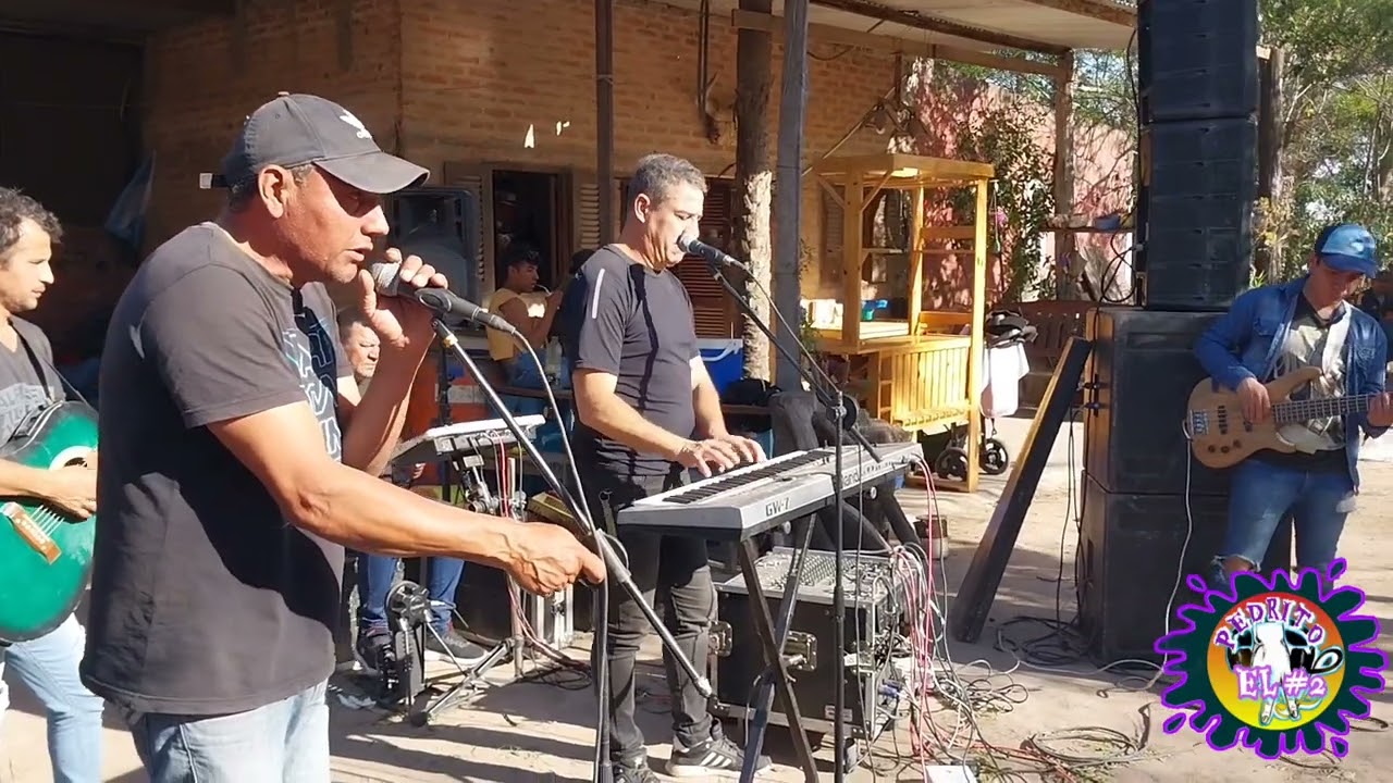 LOS MÁXIMOS Y CARLITOS CARAU FERNANDEZ EN VIVO...CORRIDOS