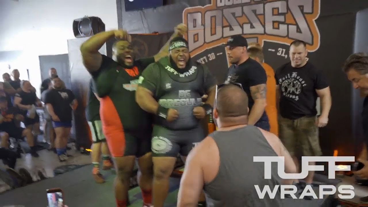 Kentucky weightlifter's 700-plus pound lift breaks bench press world record