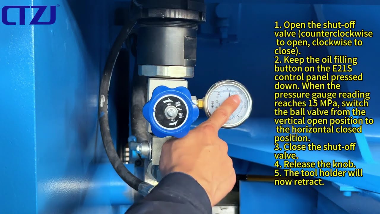 Tutorial on how to fill oil when the knife rest of a gate shearing machine falls off