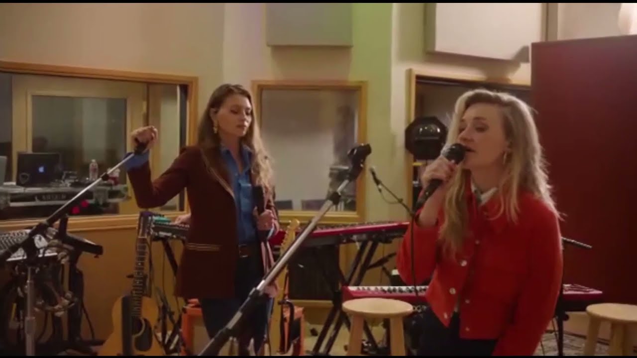 Aly & AJ - Joan of Arc on the Dance Floor (Live)