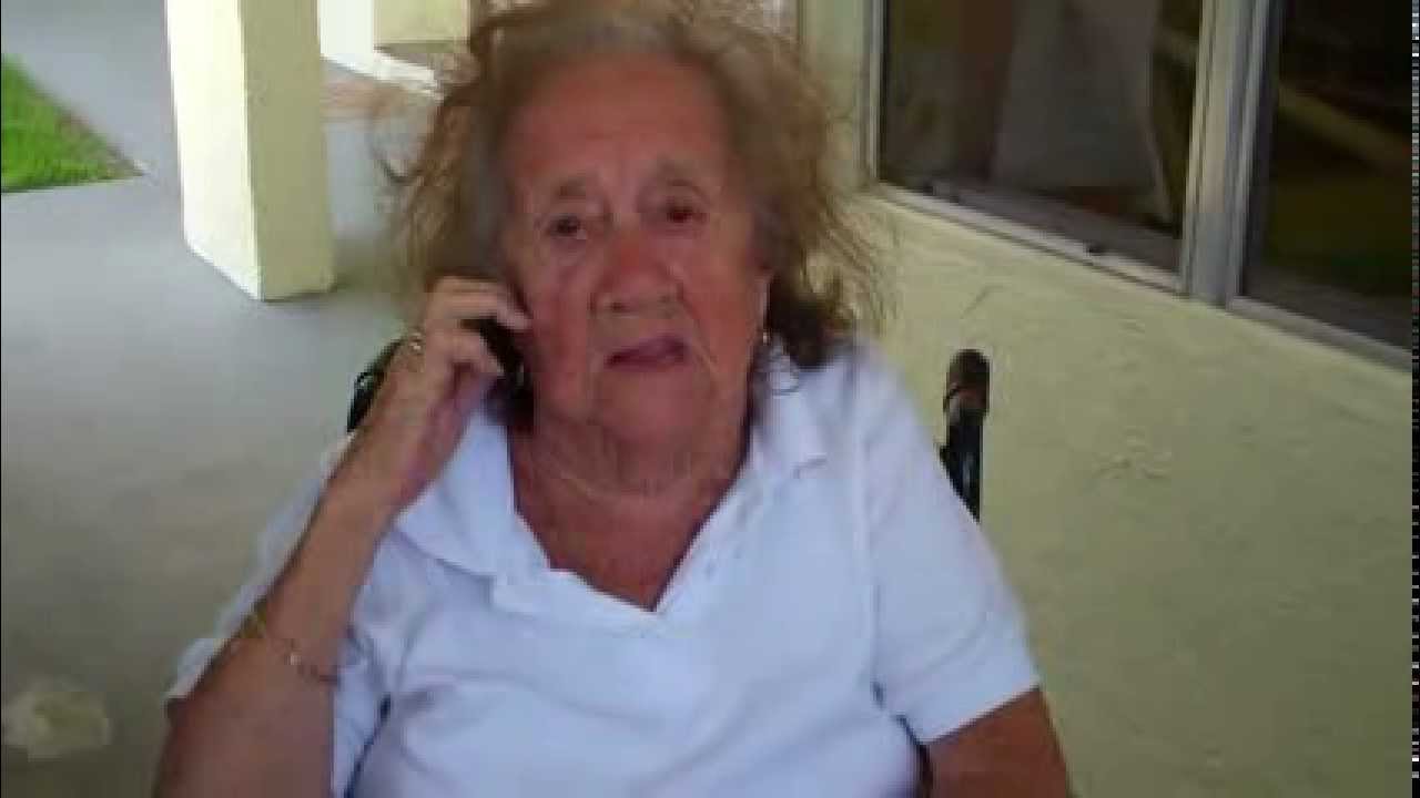 95 Year Old Alzheimer's Patient Colors Beautifully and Talks About It