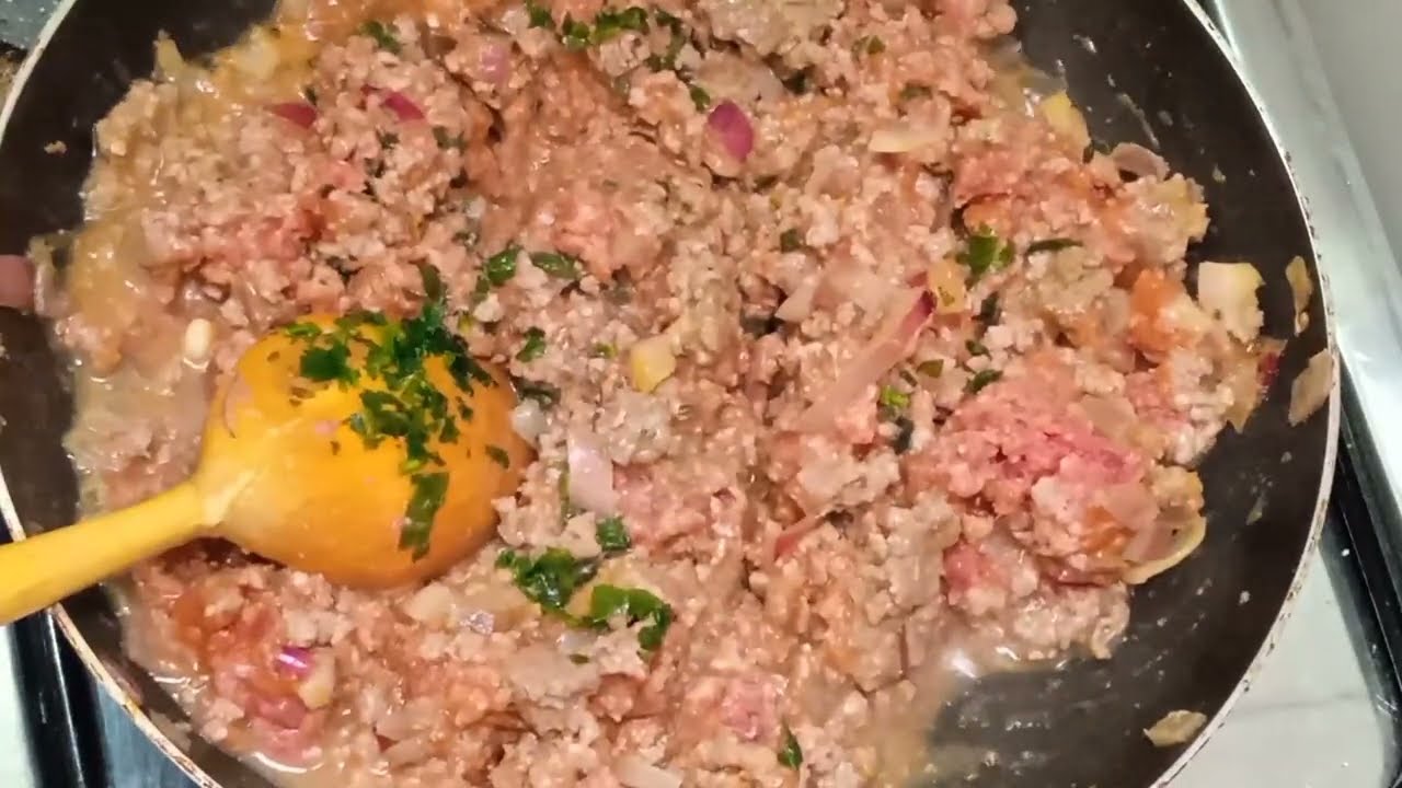 صينية البطاطس بالجبنة والكفتة