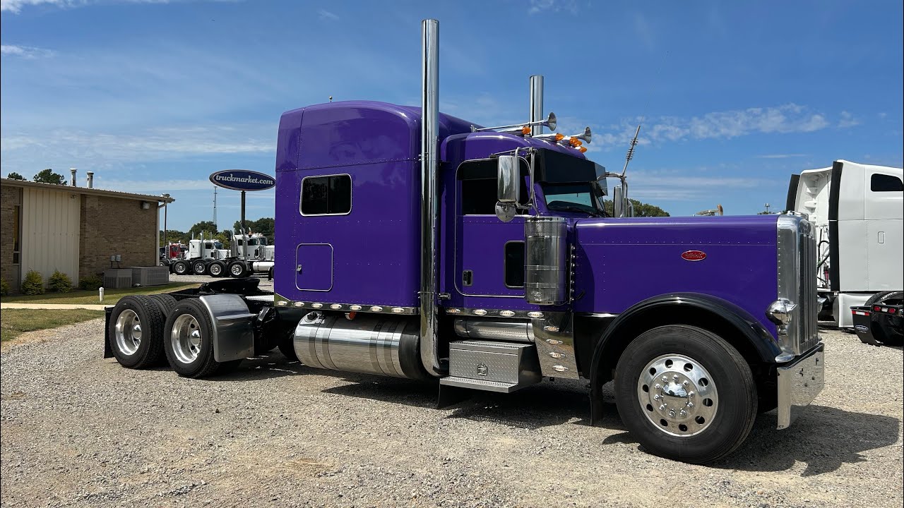 2015 Peterbilt 389 Glider Kit with 33K Miles on Overhaul! 13 Speed with 3.55 Gears 