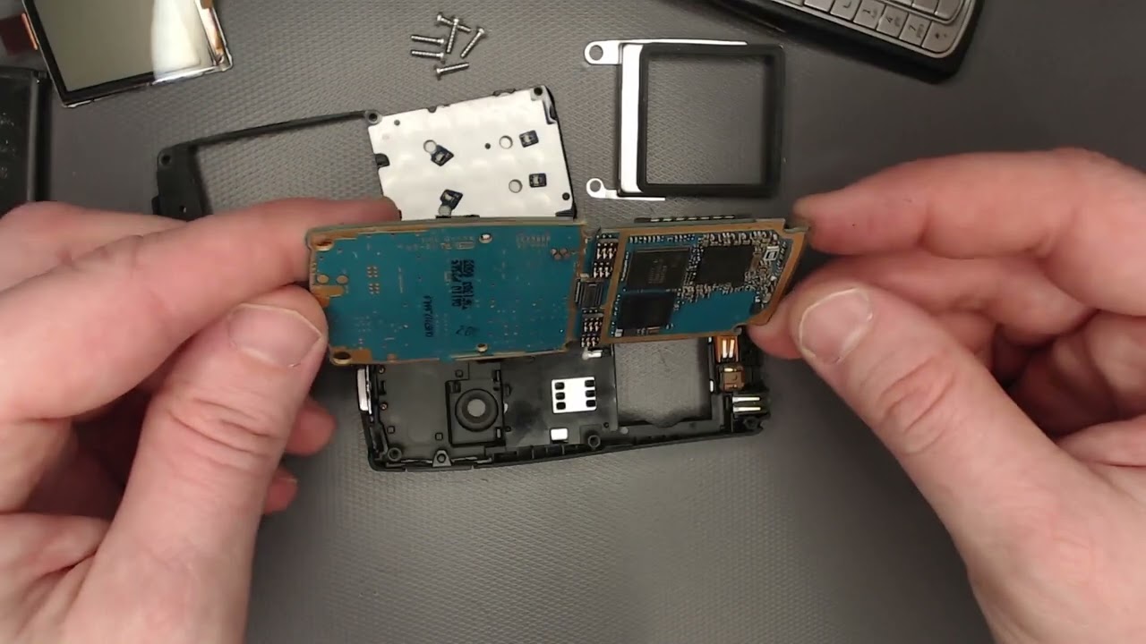 Take a look into S01E08 : nokia 6230i